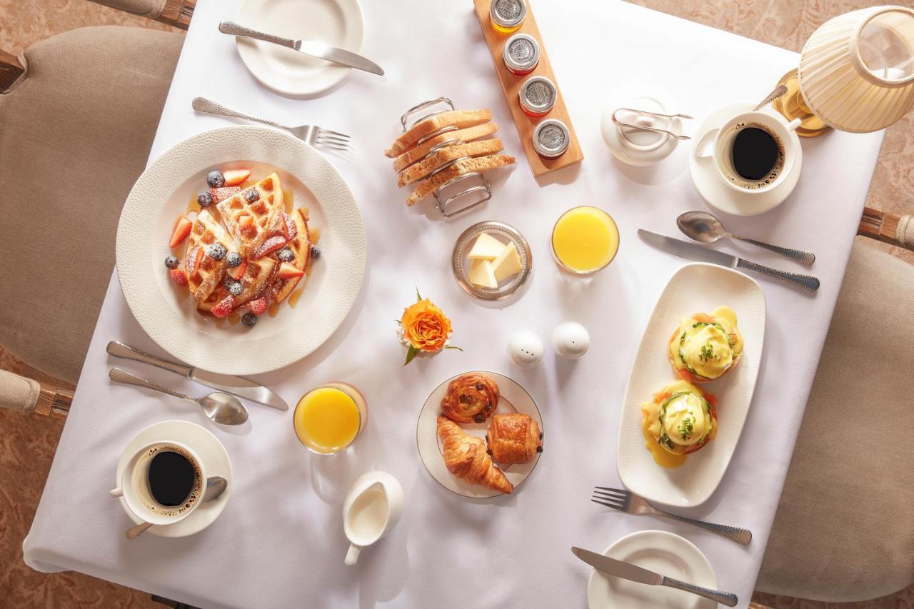 Bathen House Boutique Hotel Exterior photo A breakfast table